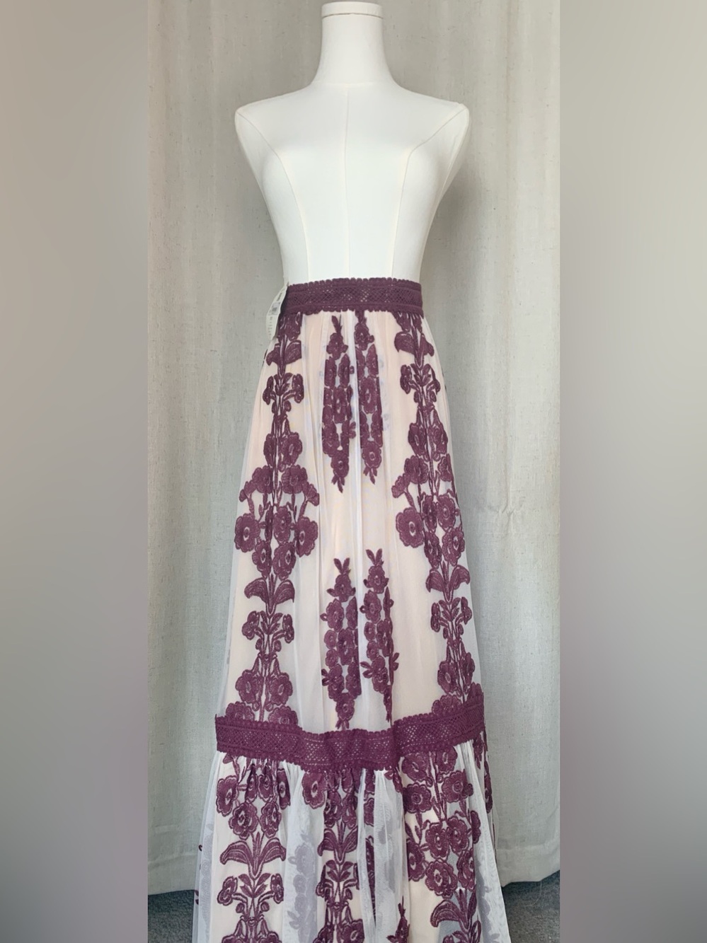 NWT Altar'd State Cream and Mauve Embroidered Tulle Skirt